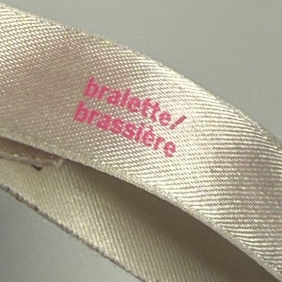 A10 -- PINK Victoria's Secret Black Lace Bralette Size Small - Picture 8 of 8